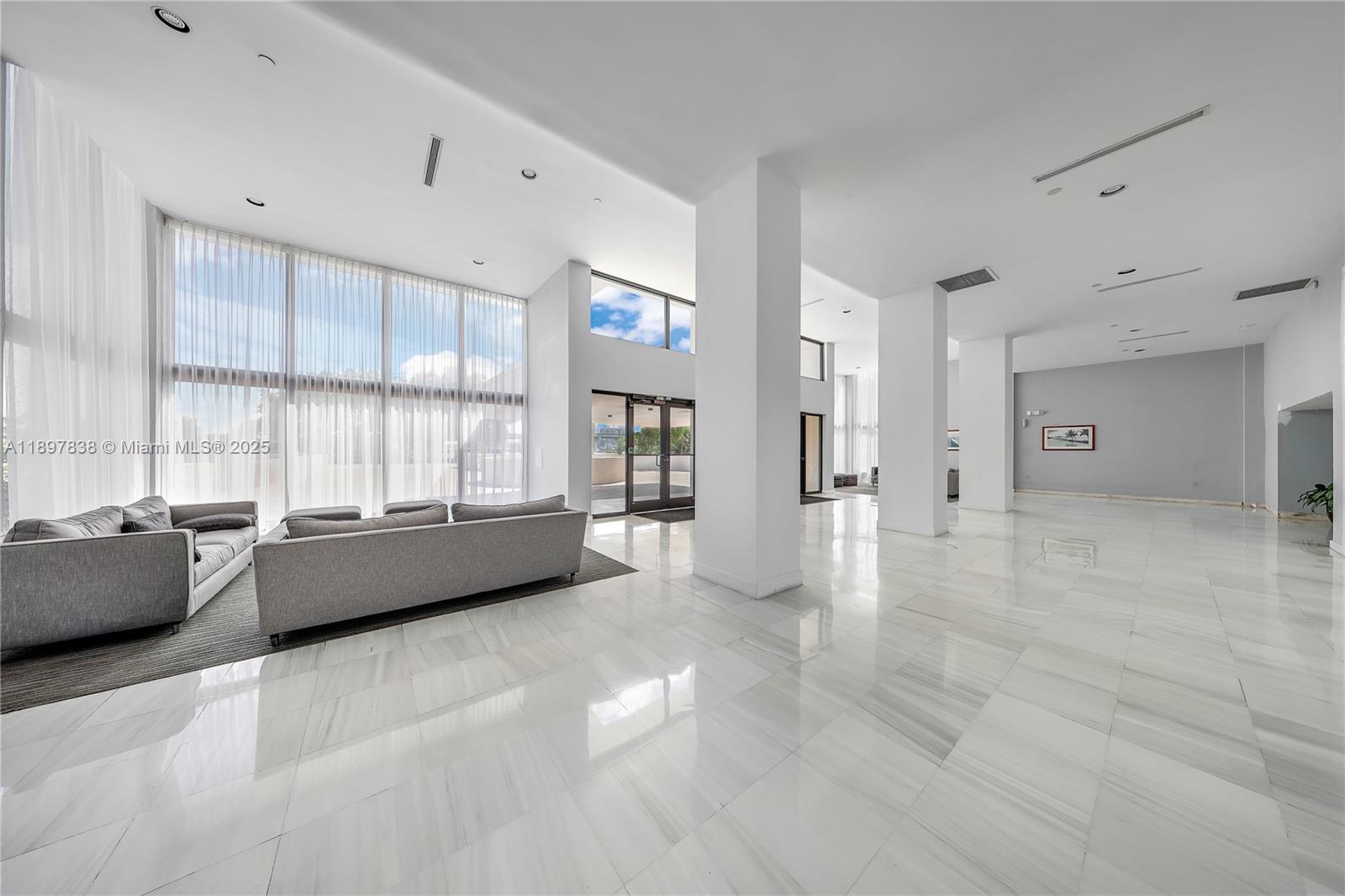 VENETIAN ISLE CONDO - Residential Lease