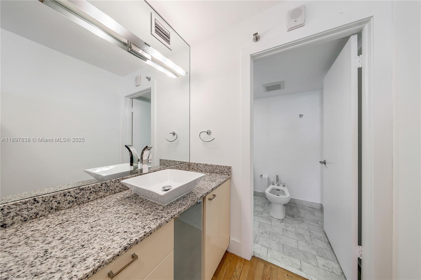 VENETIAN ISLE CONDO - Residential Lease