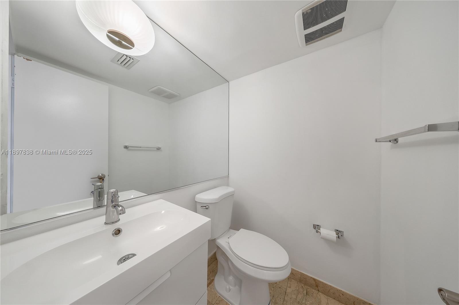 VENETIAN ISLE CONDO - Residential Lease