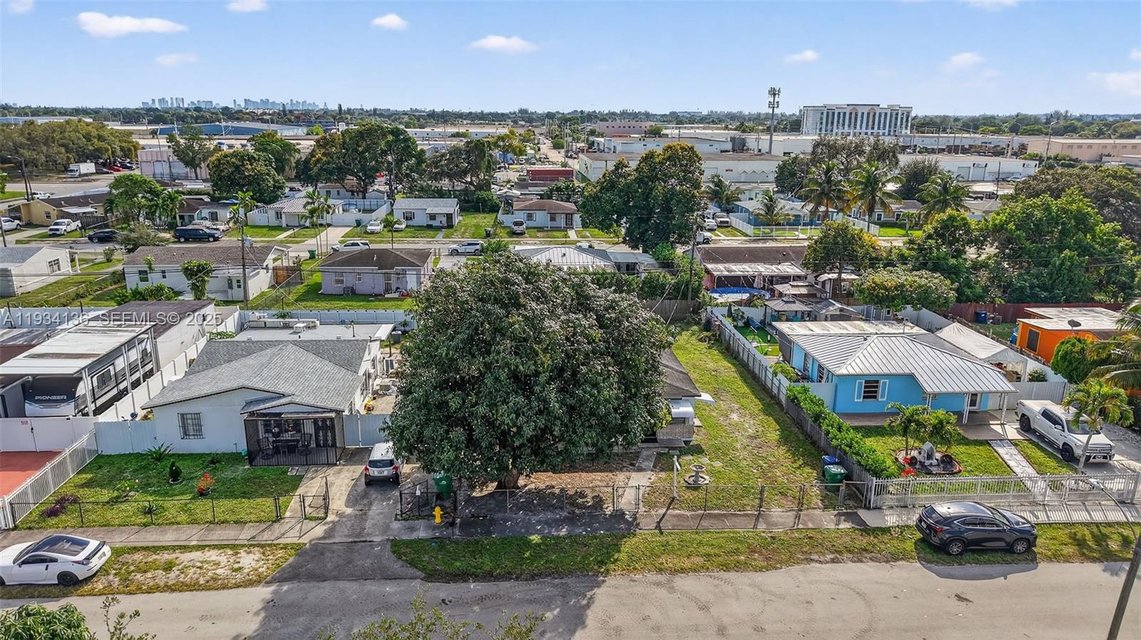 BISCAYNE RIVER GARDENS - Residential