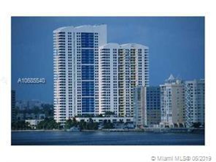 Waverly direct bay, with amazing views to downtown & the Biscayne Islands. This beautiful unit offers upgraded open concept kitchen, split plan, & porcelain floors throughout. Waverly is a waterfront, full service property with 24 hour front desk and valet. Enjoy sunsets at the bay front lagoon pool or game of sand volley ball or tennis. Other amenities include BBQ areas, meditation garden, yoga studio, bay front fitness center, bike storage, pet area, market & ATM. Only a few blocks to Lincoln Rd.