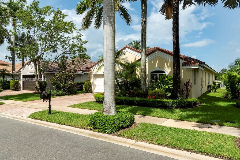 Photo of 1833 Harbor View Cir #1833, Weston, FL 33327 (MLS # A11967477)