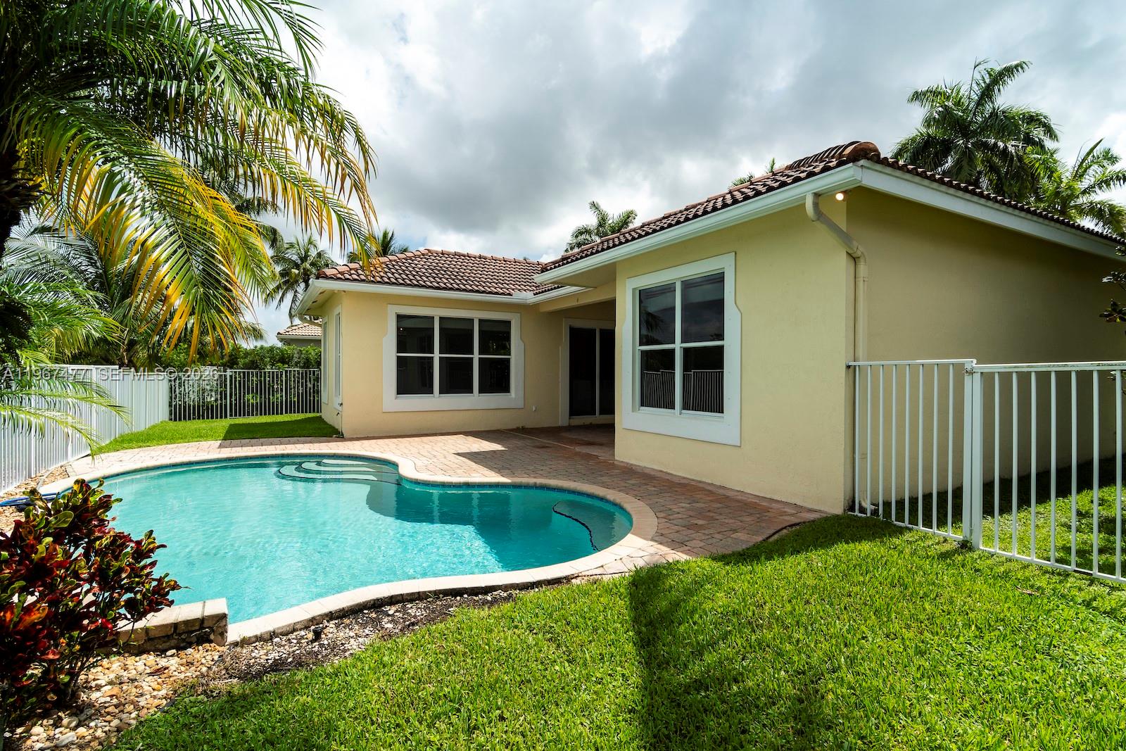 WESTON HILLS - Residential Lease