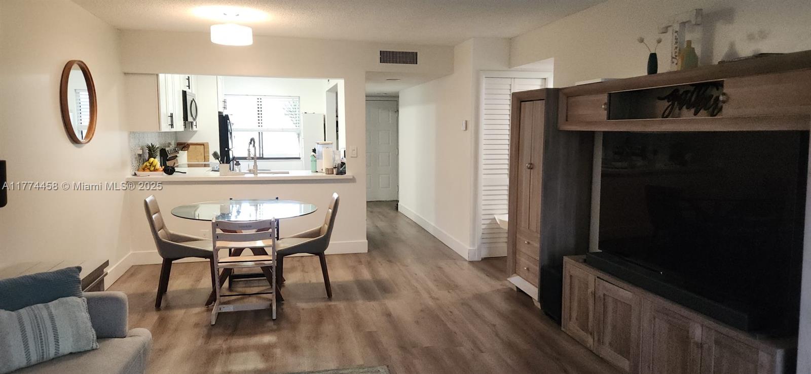 Rental Property at 187 Lakeview Dr 201, Weston, Broward County, Florida - Bedrooms: 3 
Bathrooms: 2  - $2,850 MO.