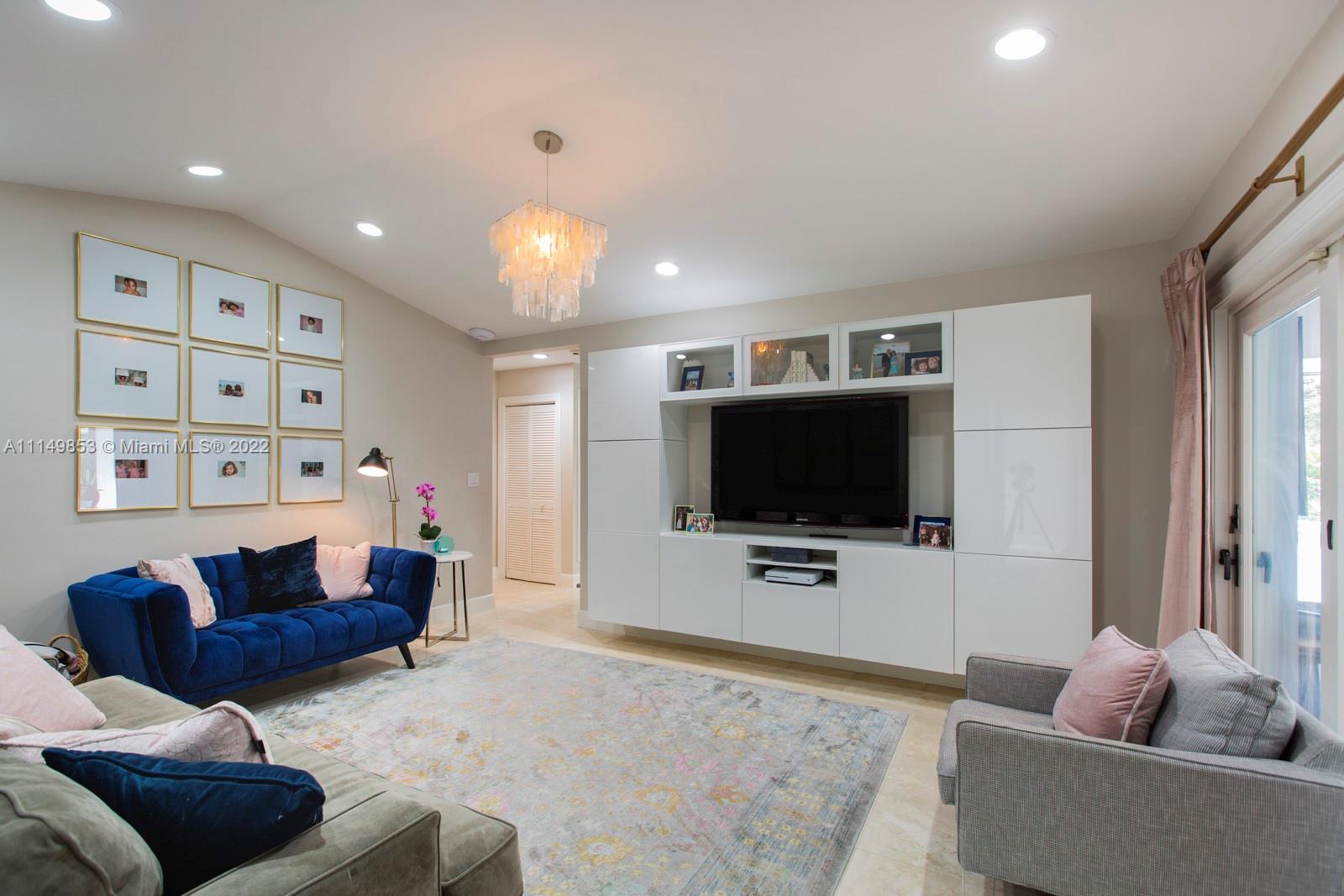 HELMS COUNTRY ESTATES RE- - Residential