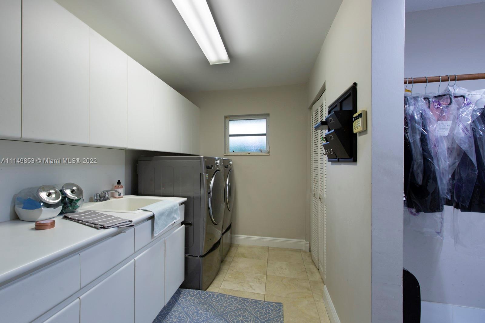 HELMS COUNTRY ESTATES RE- - Residential