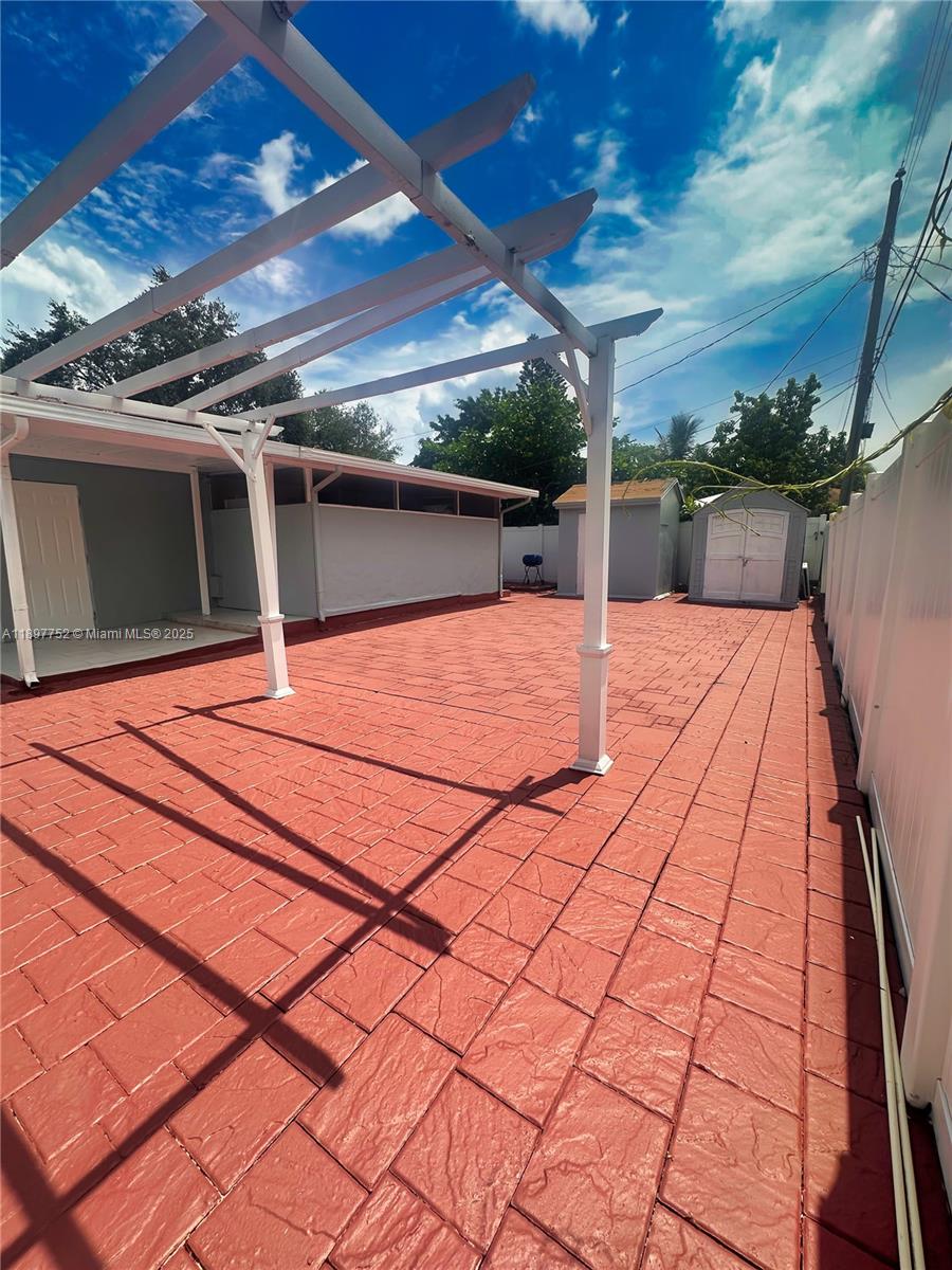 HOLLYWOOD BEACH HEIGHTS S - Residential Lease