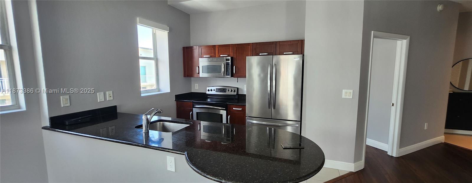 DOWNTOWN DADELAND CONDO N - Residential Lease