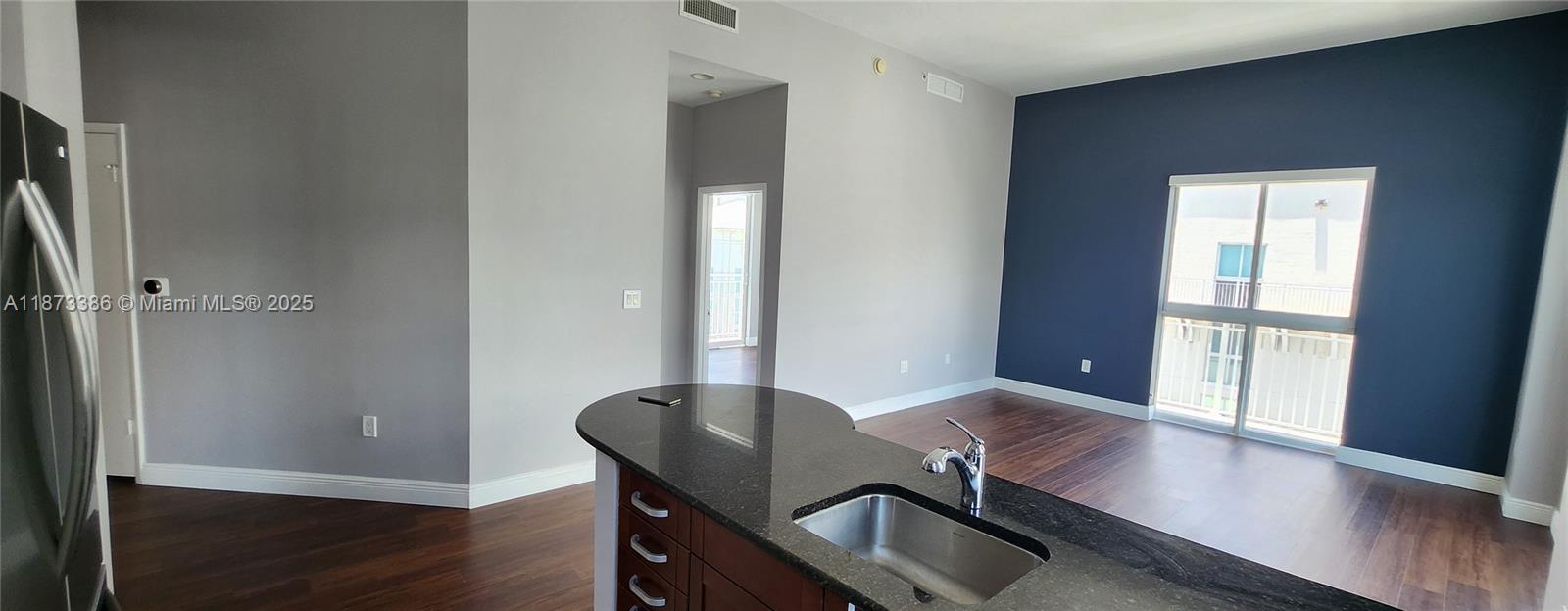 DOWNTOWN DADELAND CONDO N - Residential Lease