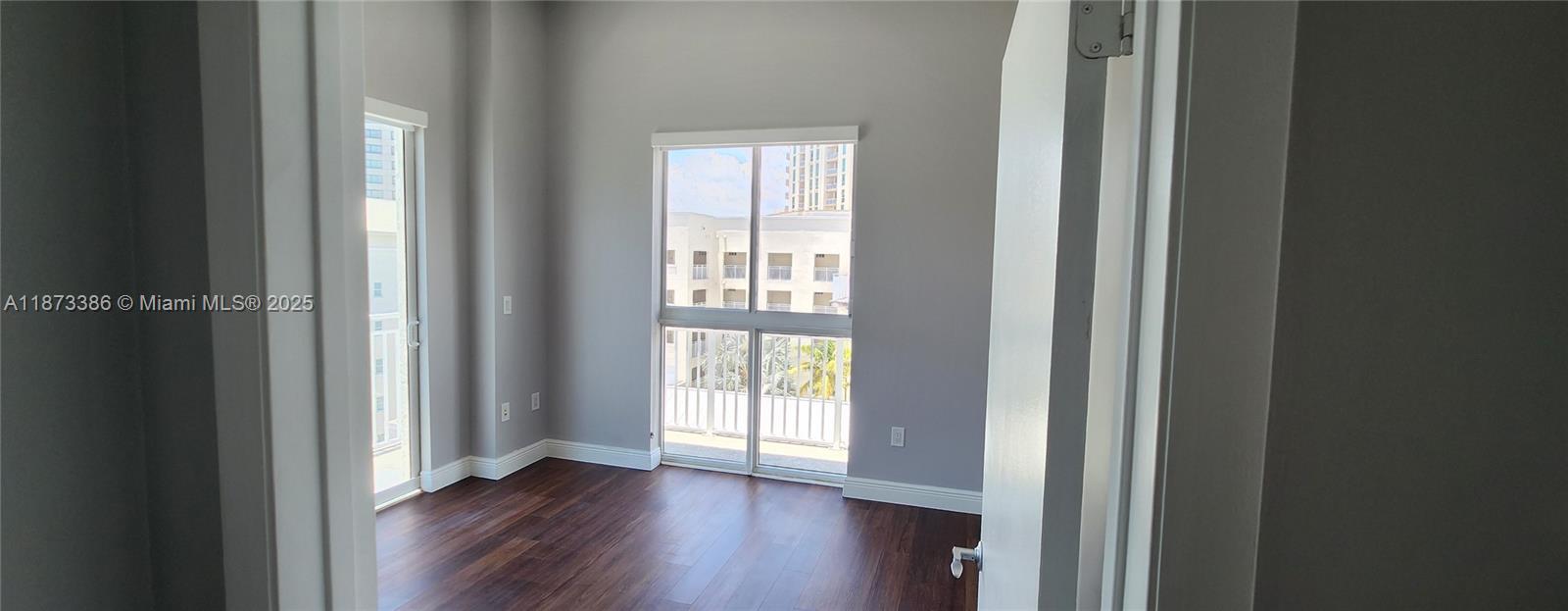 DOWNTOWN DADELAND CONDO N - Residential Lease