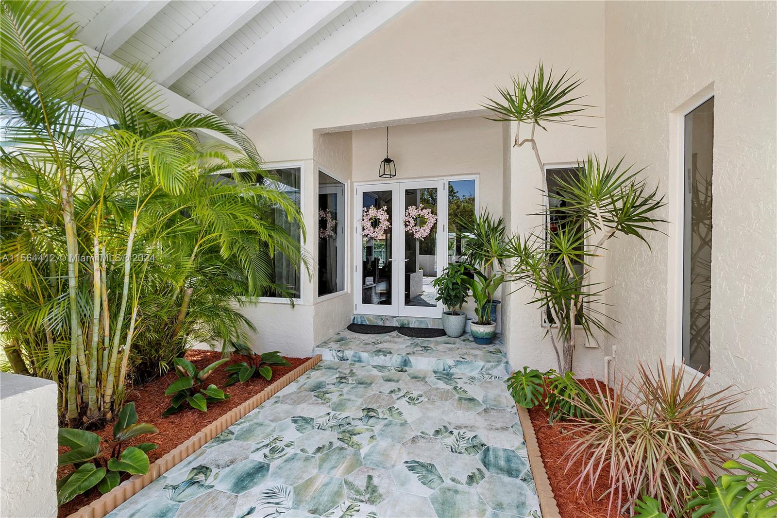 Property for Sale at 17640 Old Cutler Rd, Palmetto Bay, Miami-Dade County, Florida - Bedrooms: 5 
Bathrooms: 4  - $2,699,000