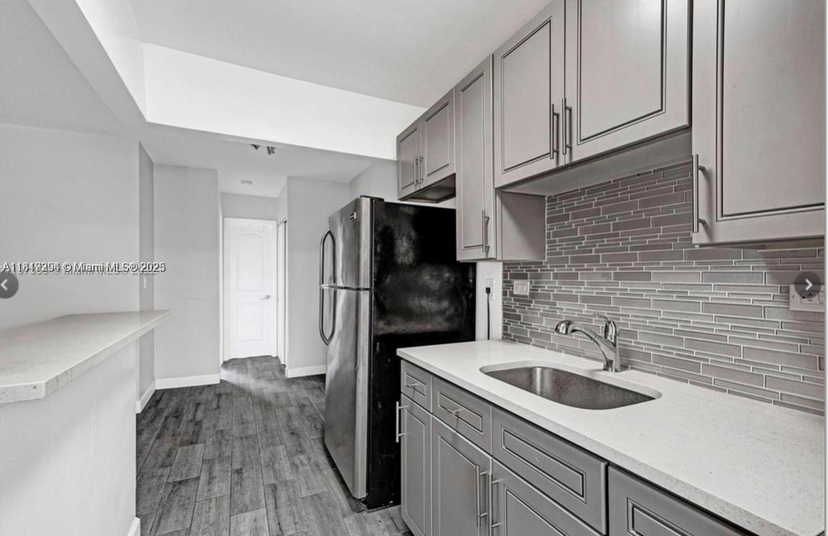 533 Meridian Ave 11, Miami Beach, Miami-Dade County, Florida - 1 Bedrooms  
1 Bathrooms - 