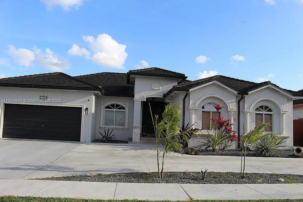 EDEN LAKE ESTATES - Residential