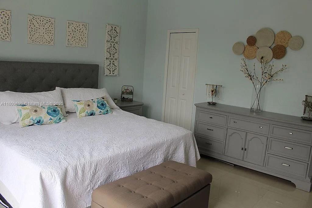 EDEN LAKE ESTATES - Residential
