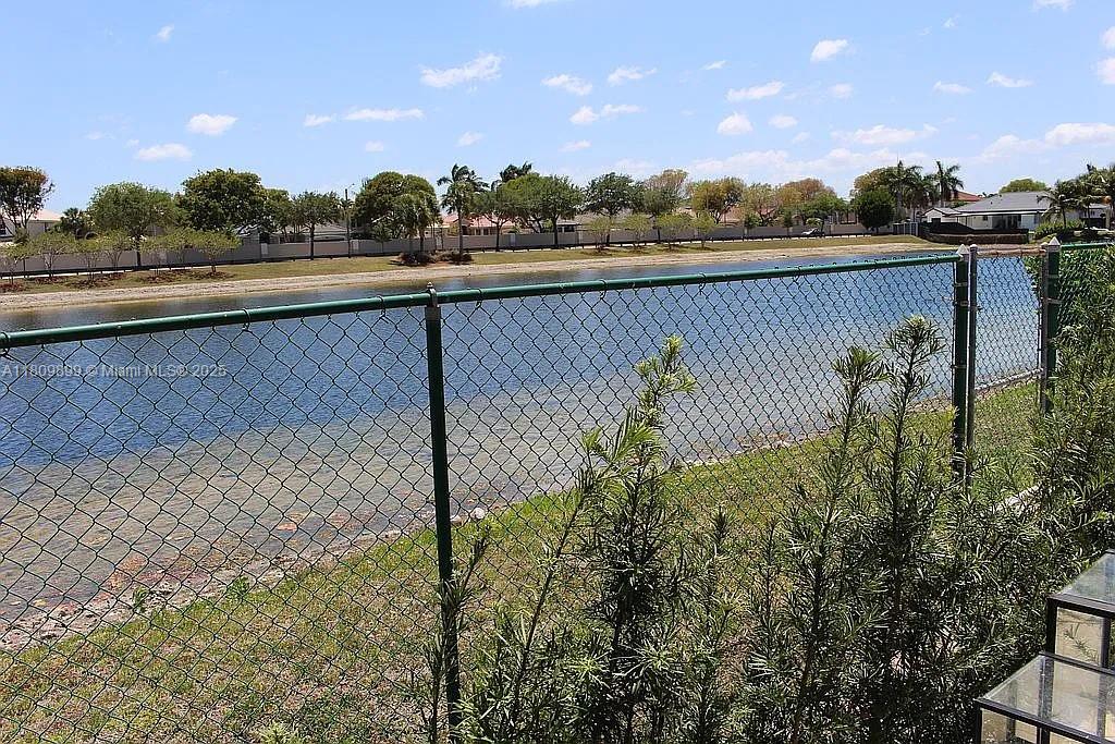 EDEN LAKE ESTATES - Residential