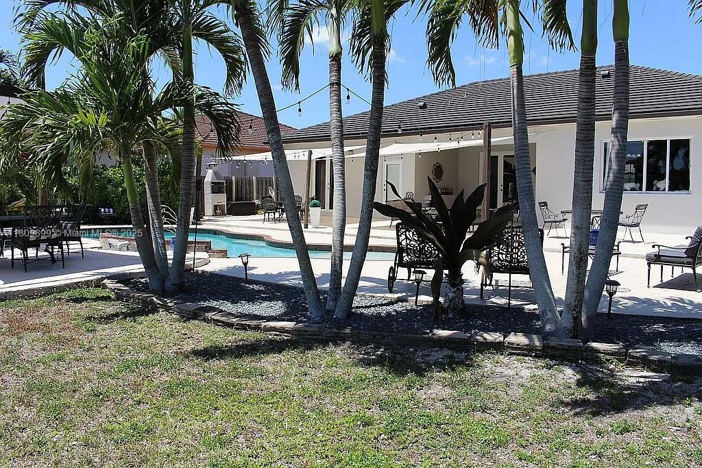 EDEN LAKE ESTATES - Residential
