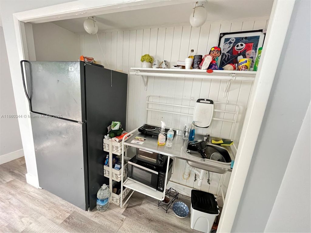 Photo of 1412 NE 17th Ct #1-2, Fort Lauderdale, FL 33305 (MLS # A11860344)