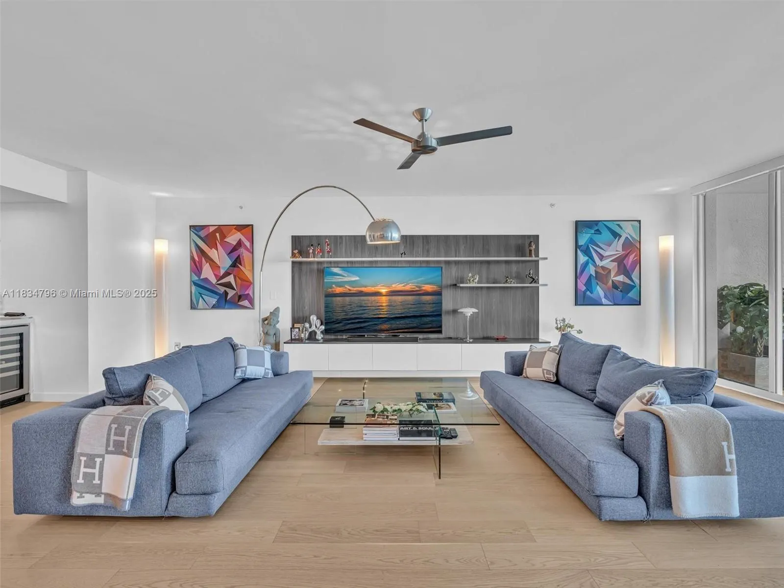 Aventura, Florida 33160, United States, 3 Bedrooms Bedrooms, ,3 BathroomsBathrooms,Residential,Active,165503