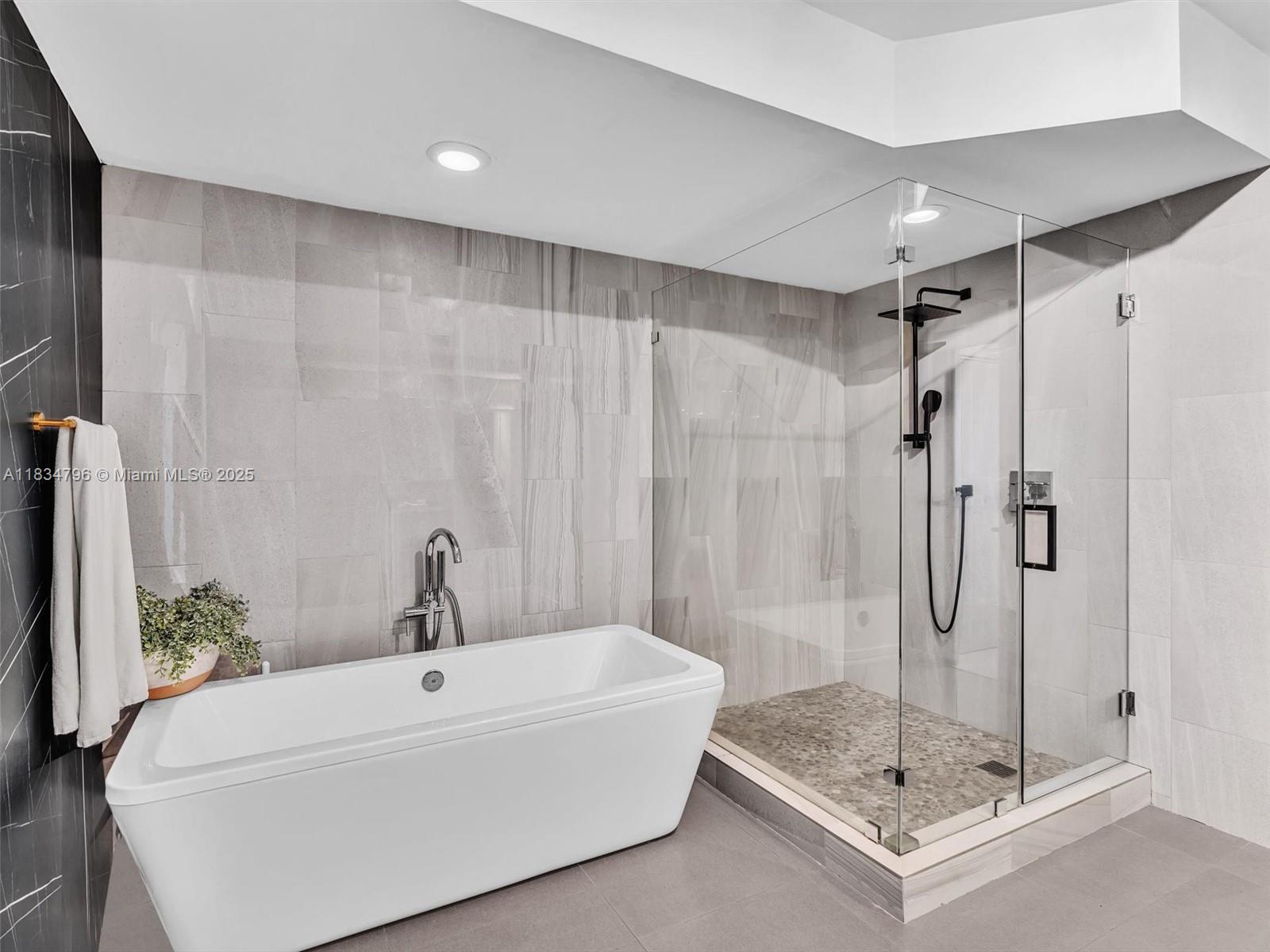 THE PENINSULA CONDO - Residential Lease