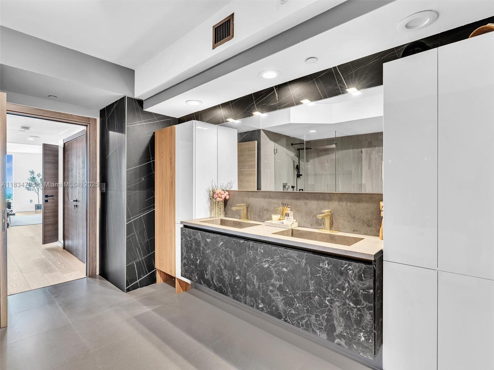 THE PENINSULA CONDO - Residential Lease