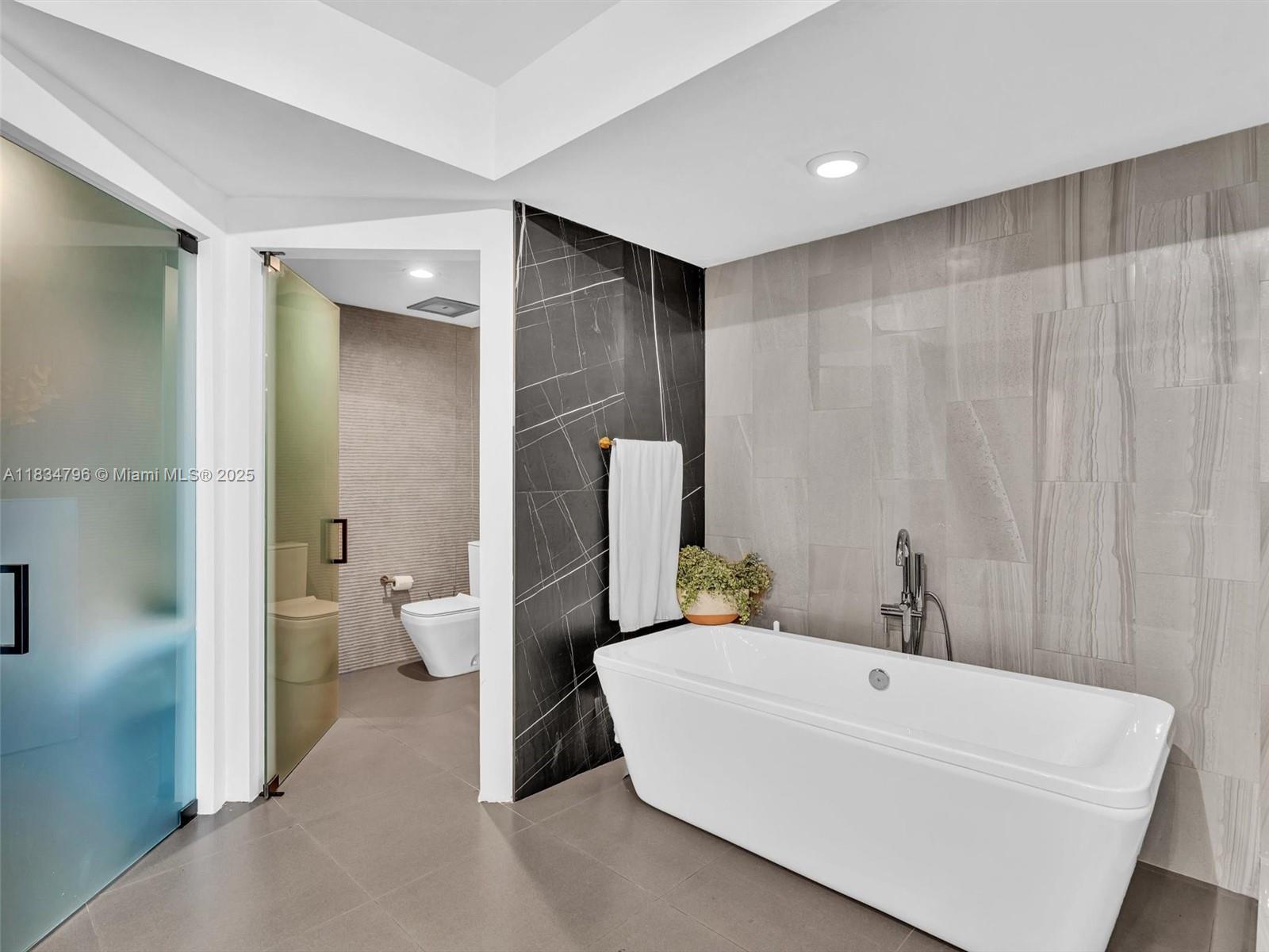 THE PENINSULA CONDO - Residential Lease