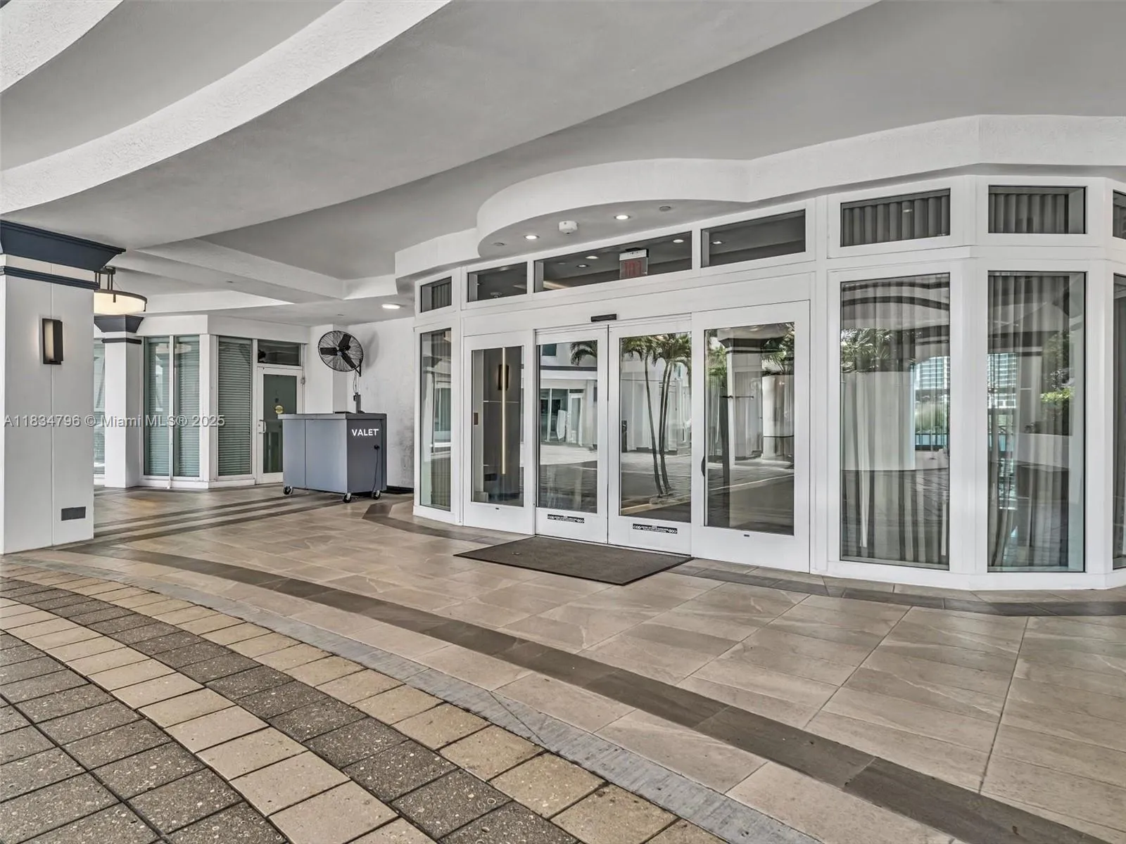 Aventura, Florida 33160, United States, 3 Bedrooms Bedrooms, ,3 BathroomsBathrooms,Residential,Active,165503