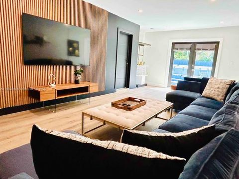 2360 SW 12th St Miami FL 33135