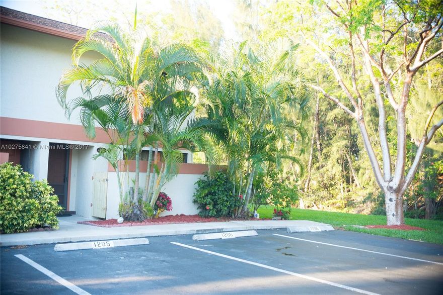 Beautiful 3/2/1 corner townhouse located at Townhouses at Orange- Glen Eden at Davie. All LED lighting and recessed lighting. Leaf fan in the living room. Newer Appliances are being installed now. 1 year old Air-conditioning unit. Las Vegas carpet upstairs in master bedroom feels amazing! Bamboo Floors. Freshly painted. Jacuzzi Jet tub with new vanity in master bedroom. Tile floor downstairs. Screened in patio. Corner unit that overlooks preserve. Pet friendly. Crown molding and baseboards.