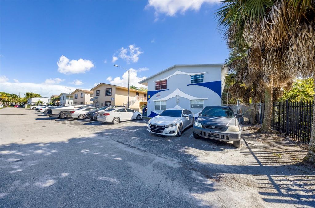 Photo of 640 SW 16th Ave, Fort Lauderdale, FL 33312 (MLS # A11946433)