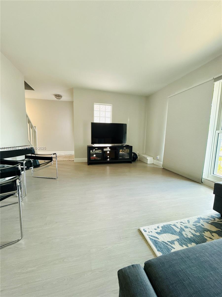 SOUTH SHORE 4 OF WELLINGT - Residential