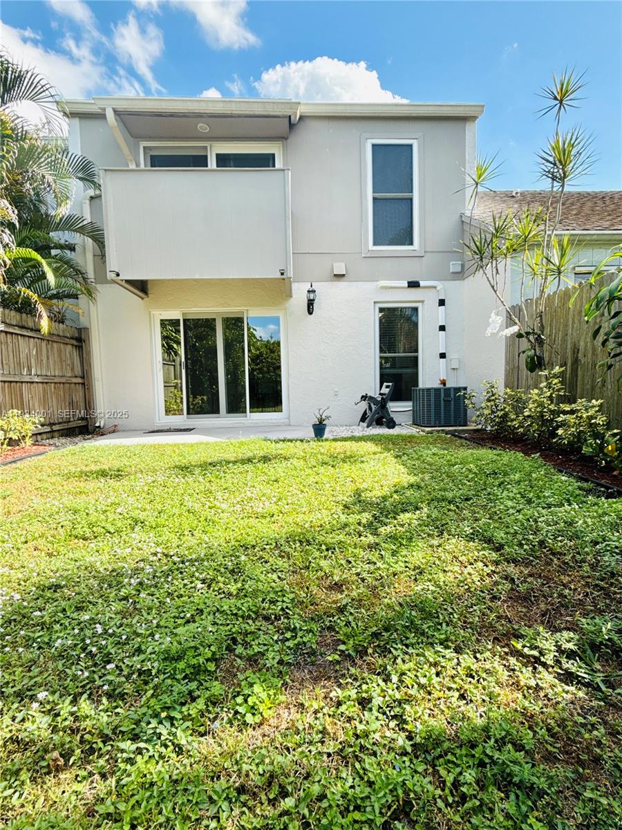 SOUTH SHORE 4 OF WELLINGT - Residential