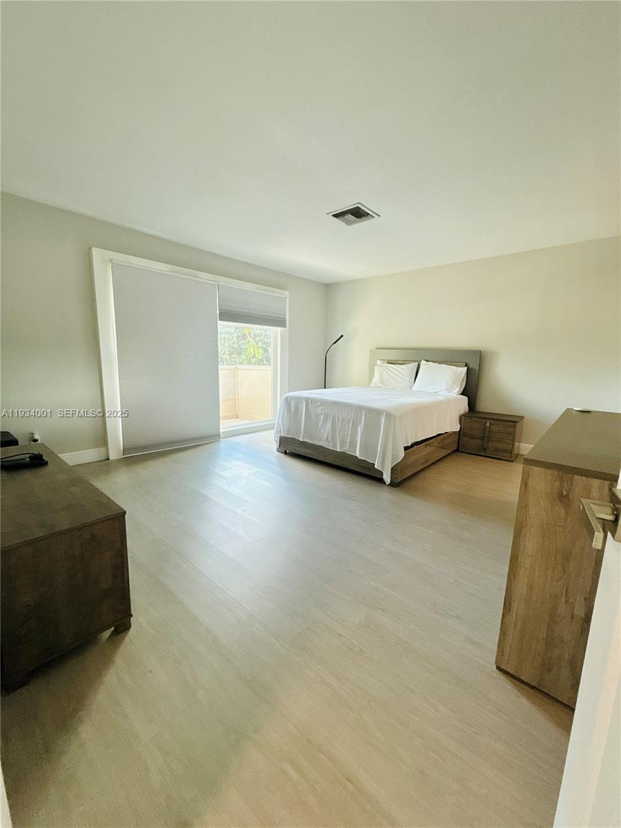 SOUTH SHORE 4 OF WELLINGT - Residential