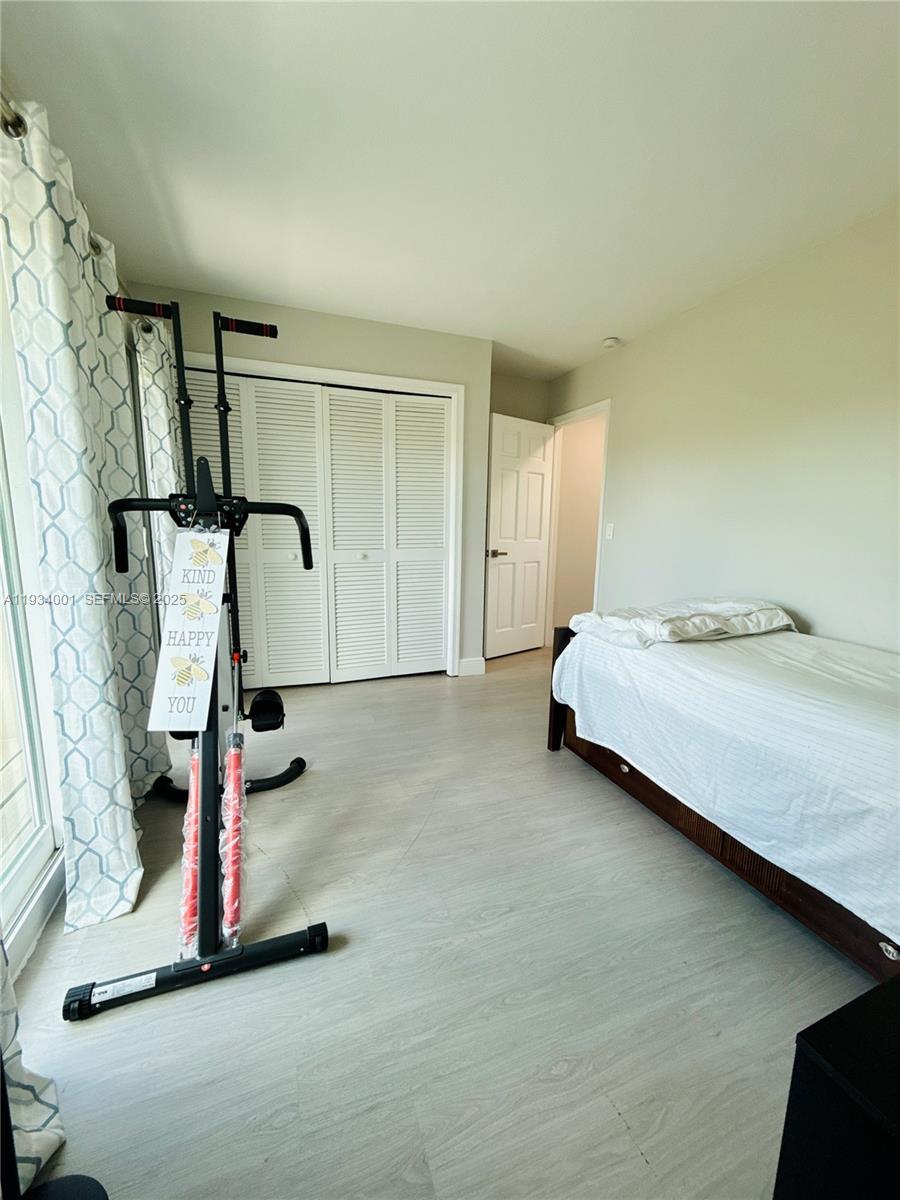 SOUTH SHORE 4 OF WELLINGT - Residential