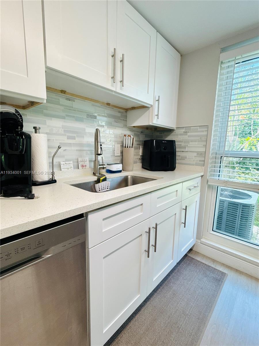 SOUTH SHORE 4 OF WELLINGT - Residential