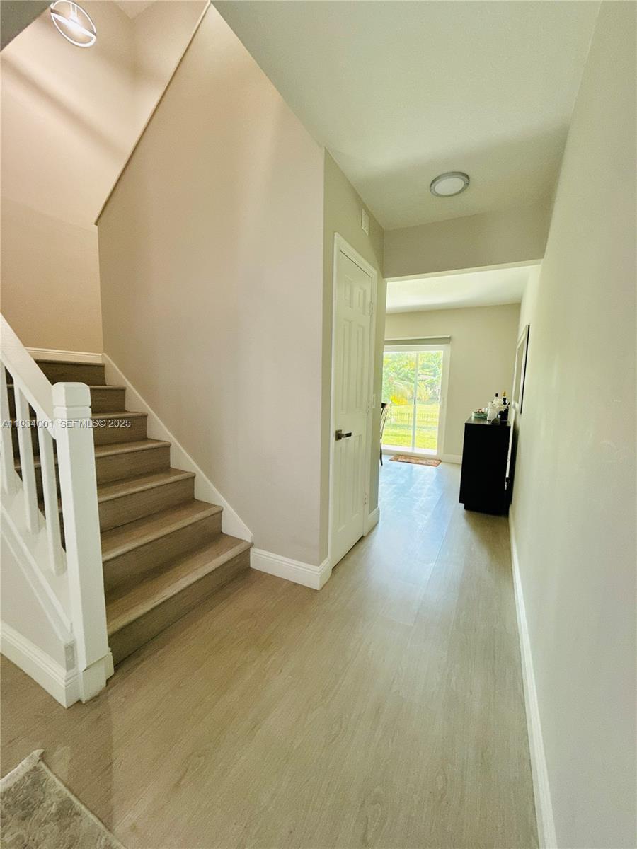 SOUTH SHORE 4 OF WELLINGT - Residential