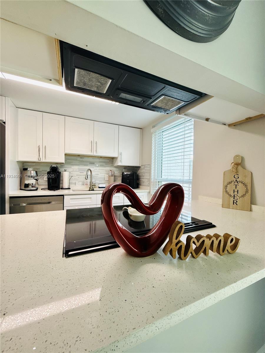 SOUTH SHORE 4 OF WELLINGT - Residential