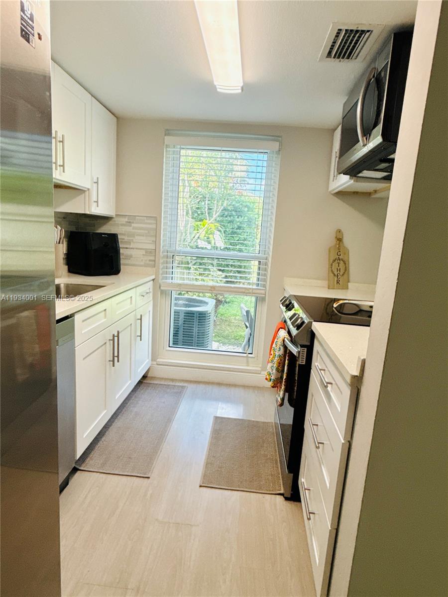 SOUTH SHORE 4 OF WELLINGT - Residential