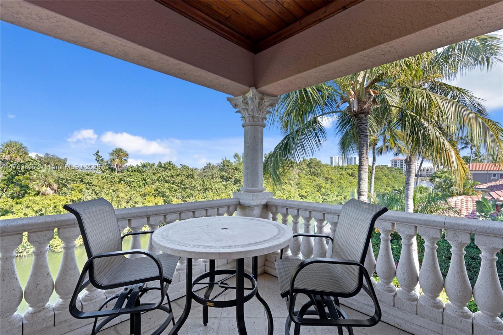 HARBOUR ISLES - Residential