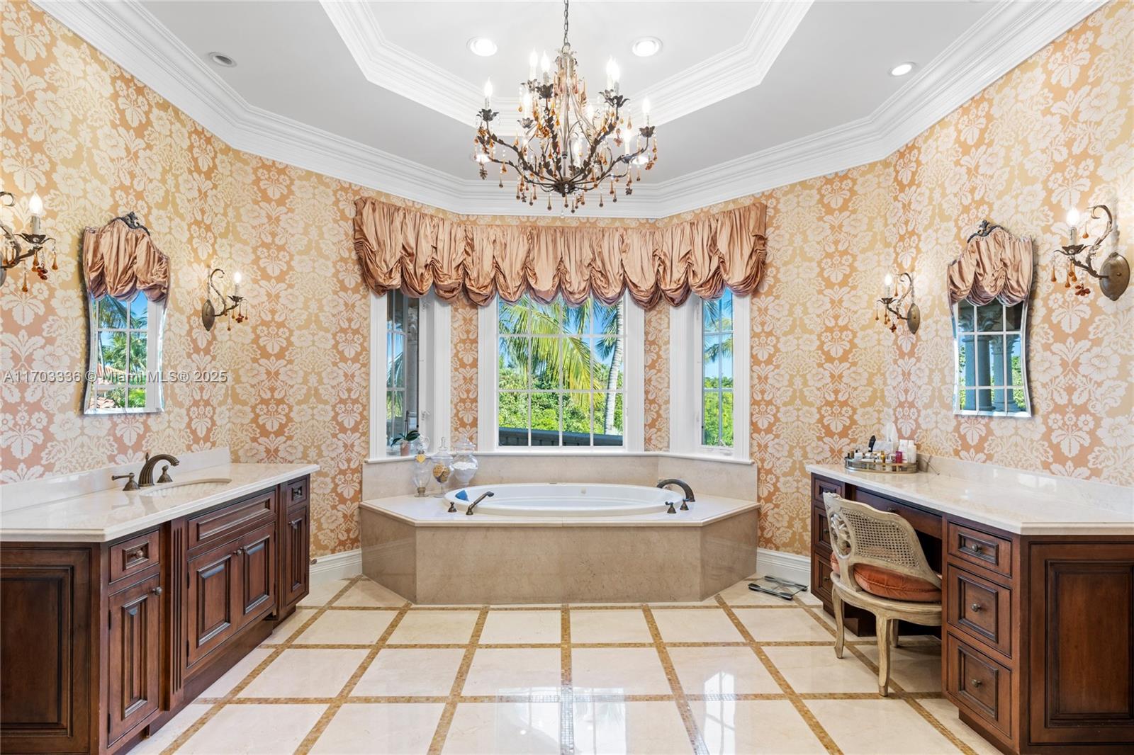 HARBOUR ISLES - Residential