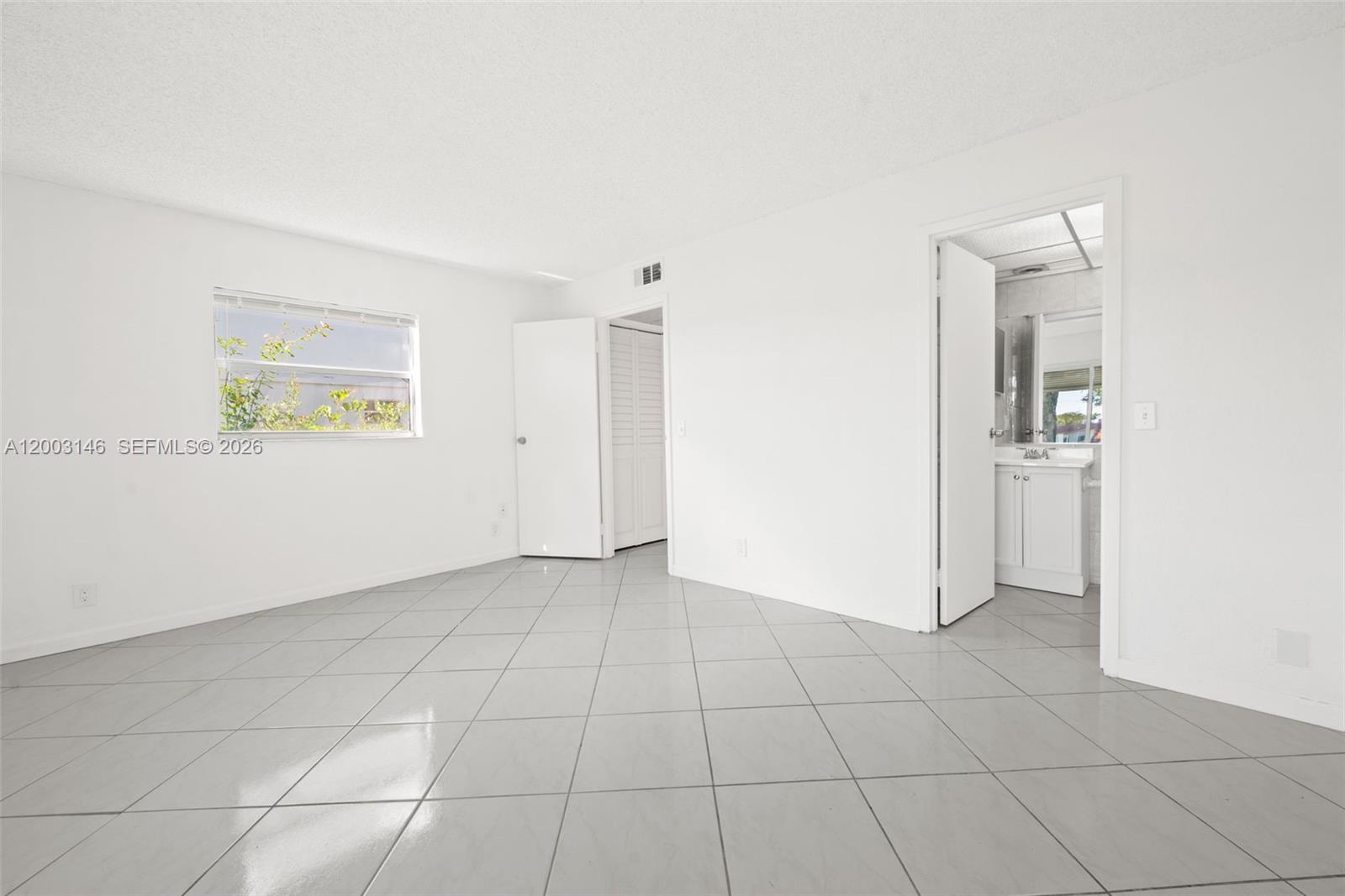 KINGS POINT TUSCANY B THRU - Residential