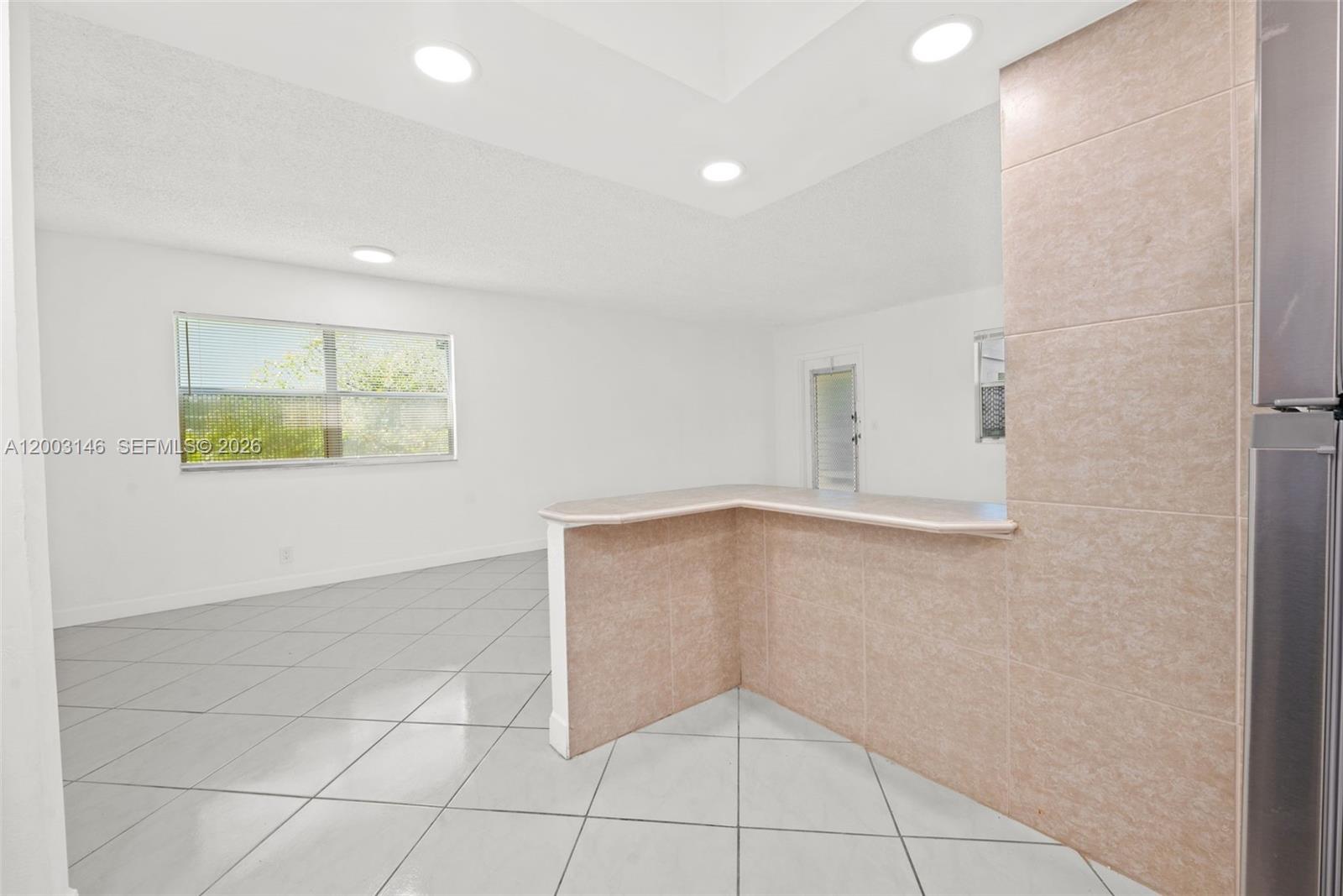 KINGS POINT TUSCANY B THRU - Residential