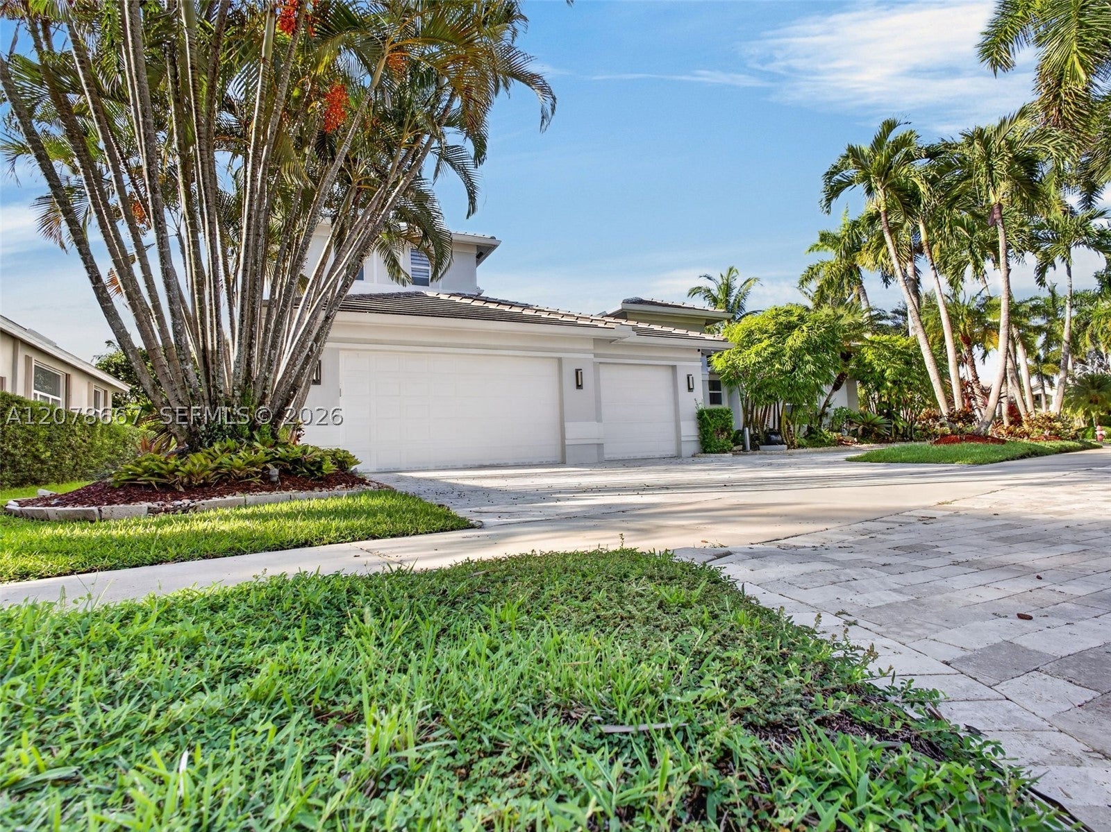 1371 Victoria Isle Dr