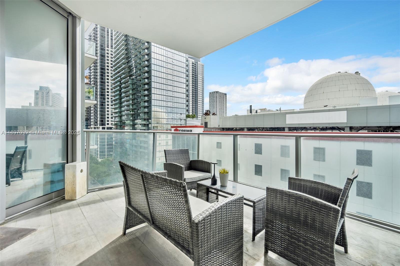 PARAMOUNT MIAMI WORLDCENT - Residential