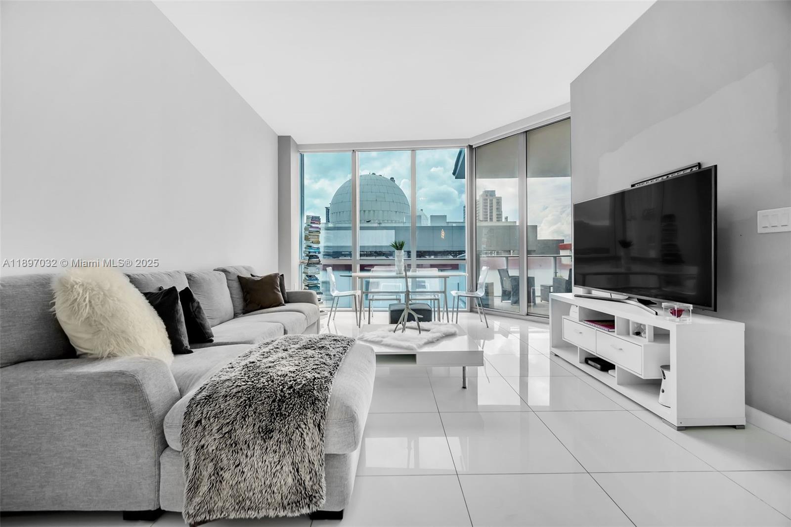 PARAMOUNT MIAMI WORLDCENT - Residential