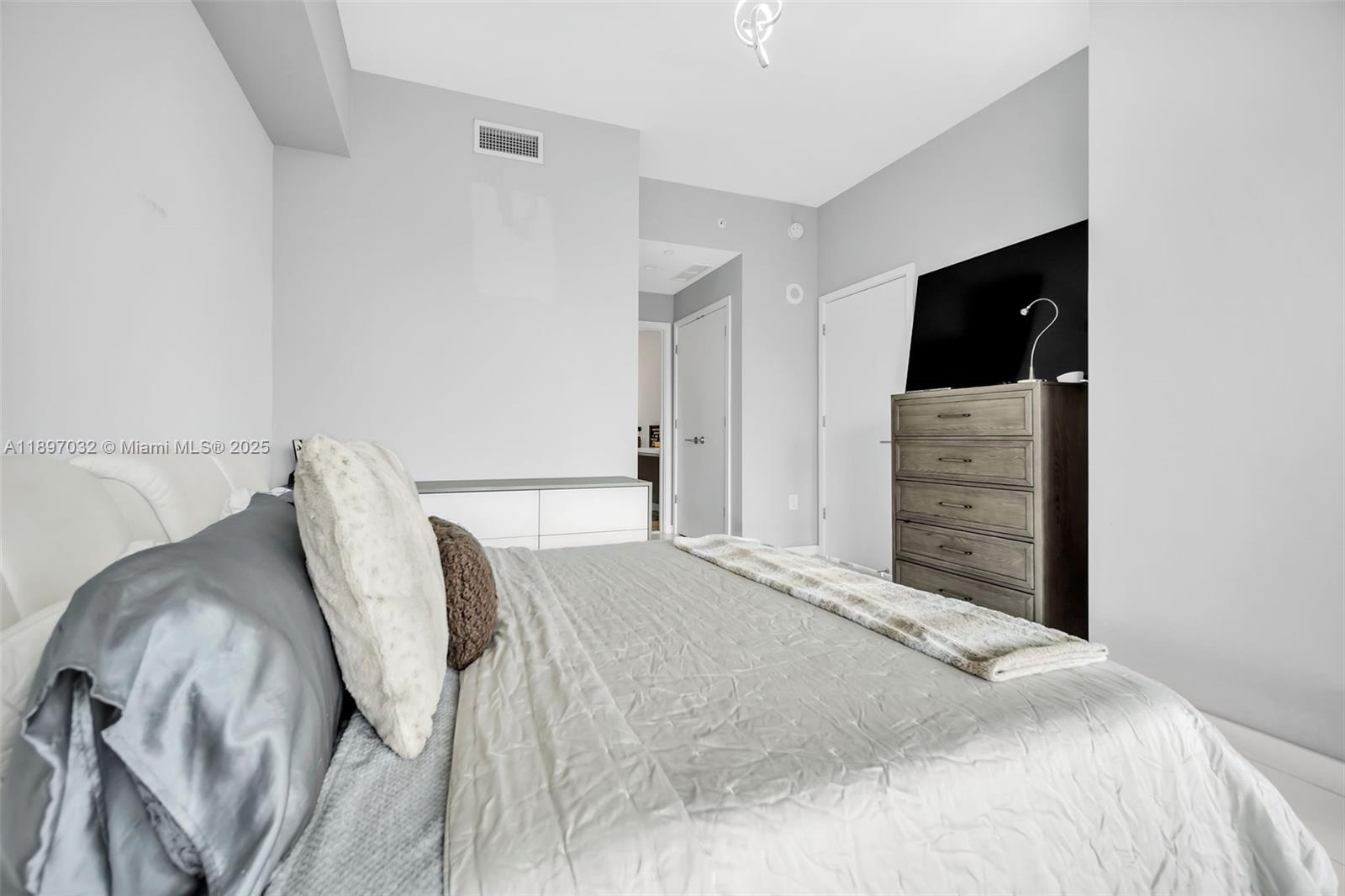 PARAMOUNT MIAMI WORLDCENT - Residential