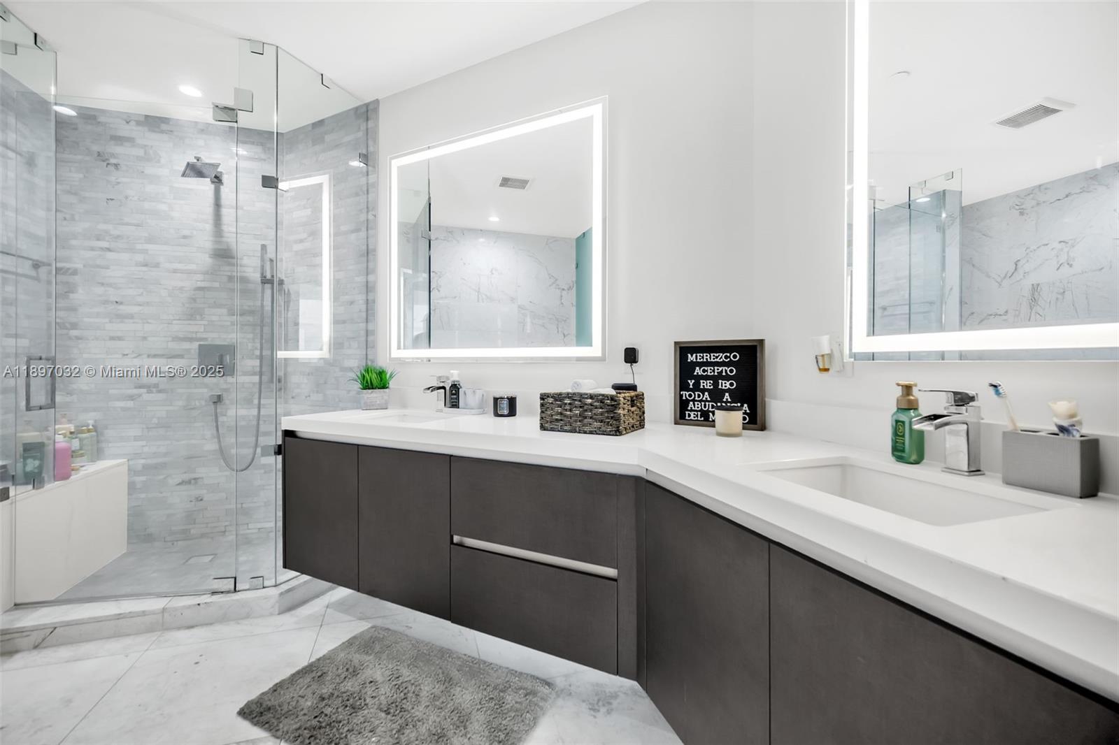 PARAMOUNT MIAMI WORLDCENT - Residential