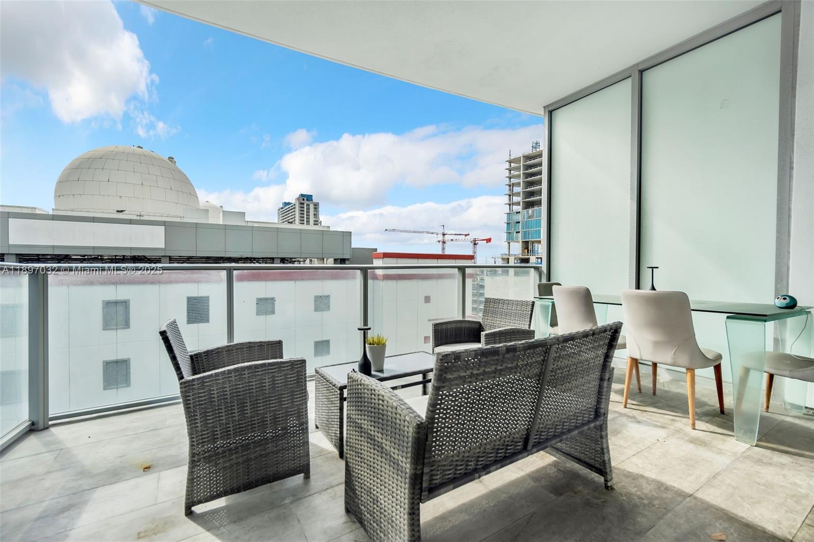 PARAMOUNT MIAMI WORLDCENT - Residential