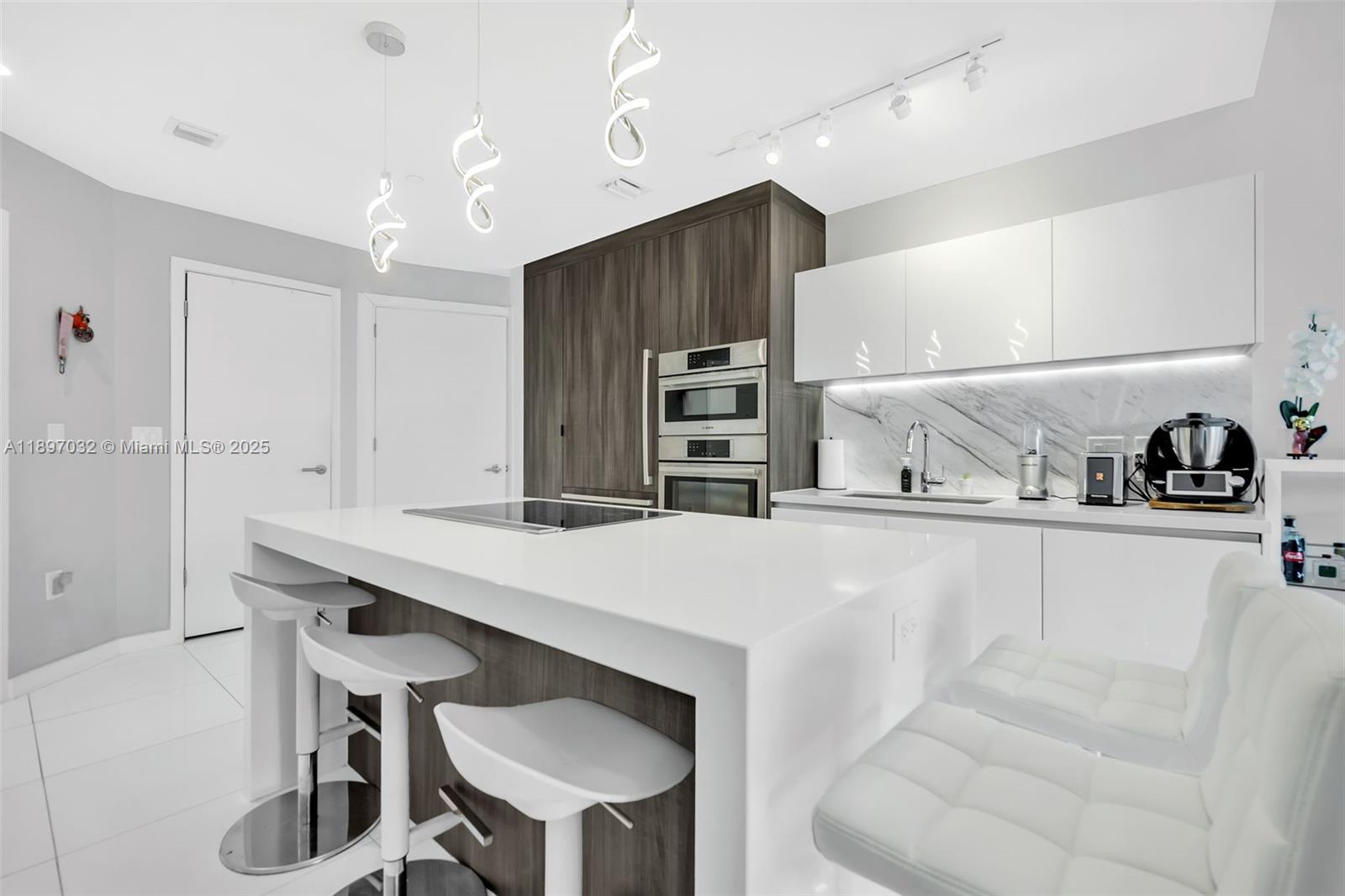 PARAMOUNT MIAMI WORLDCENT - Residential