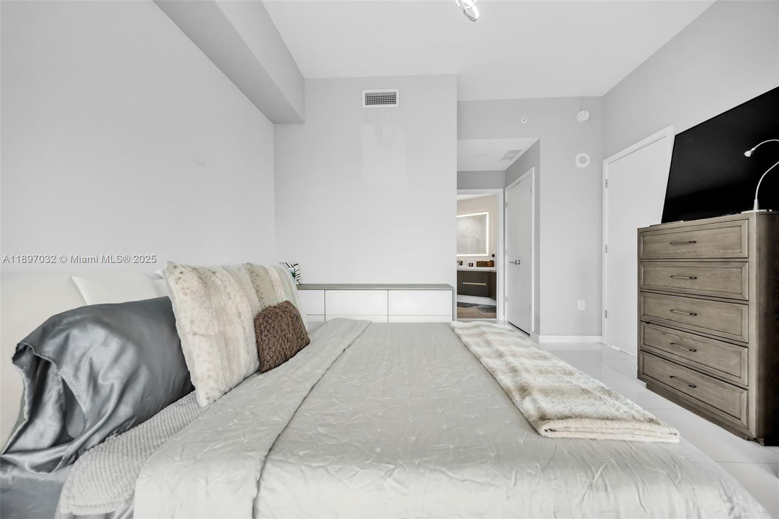 PARAMOUNT MIAMI WORLDCENT - Residential