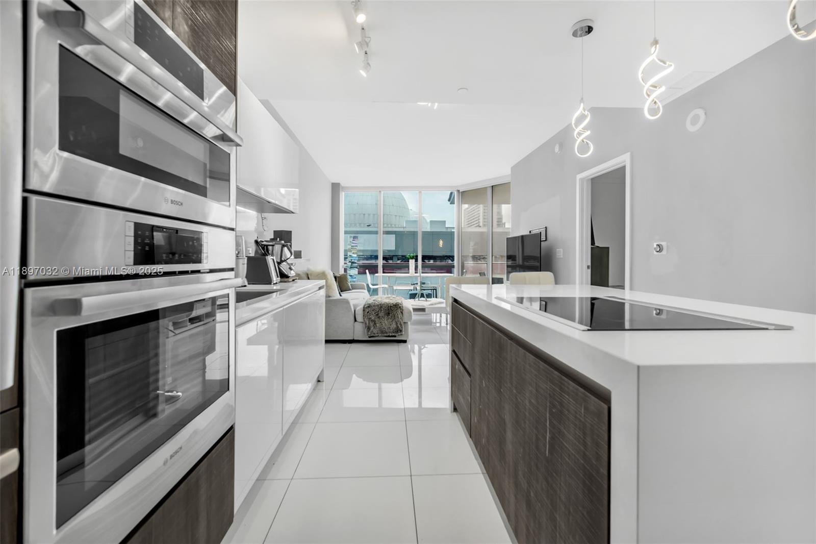 PARAMOUNT MIAMI WORLDCENT - Residential